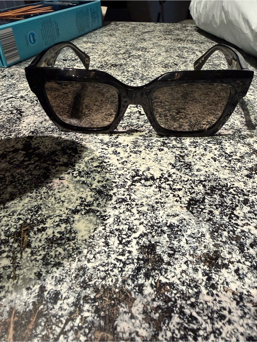Women’s Black Oversized Square Sunglasses - Chic UV Shield